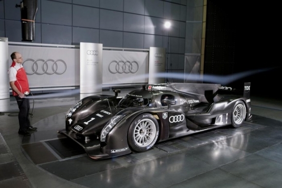 Audi R18