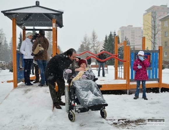 Banská Bystrica má ihrisko pre znevýhodnené deti