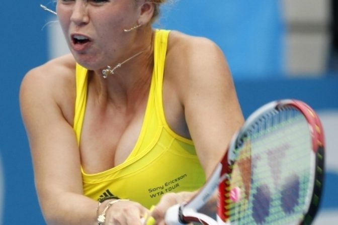 Cibulková postúpila cez Wozniacku do štvrťfinále