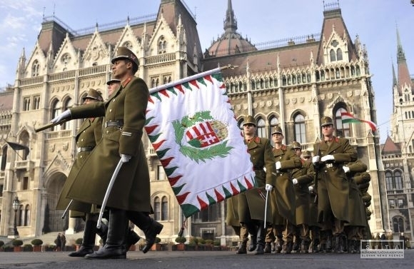 Maďari si pripomínajú antikomunistickú revolúciu