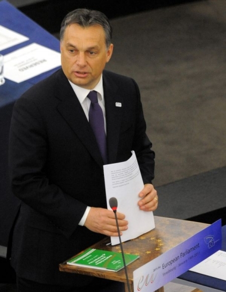 Orbán sa pohádal s europoslancami