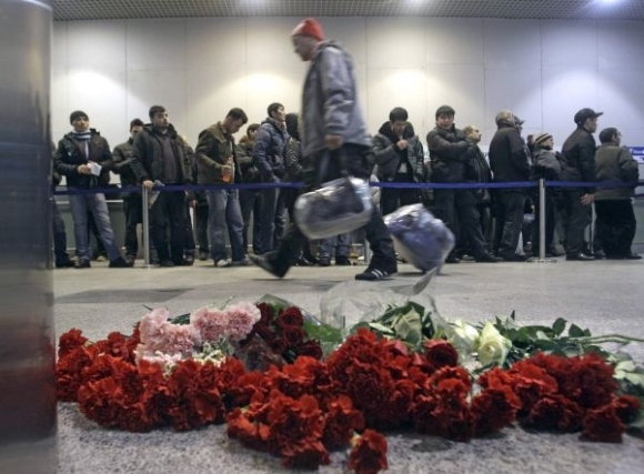 Rrusko si uctilo obete útoku na Domodedovo