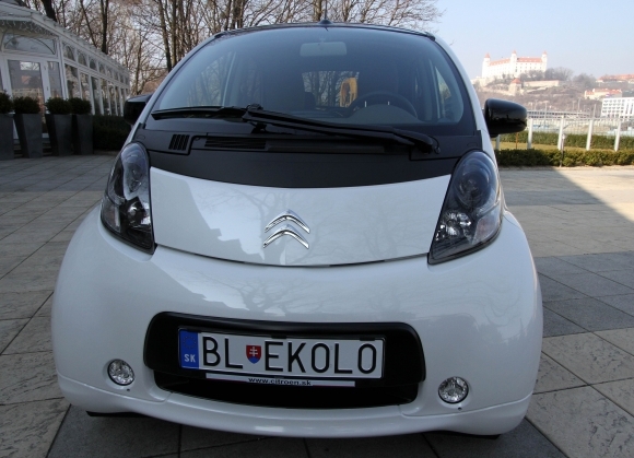 Na Slovensko prichádza prvé elektrické vozidlo