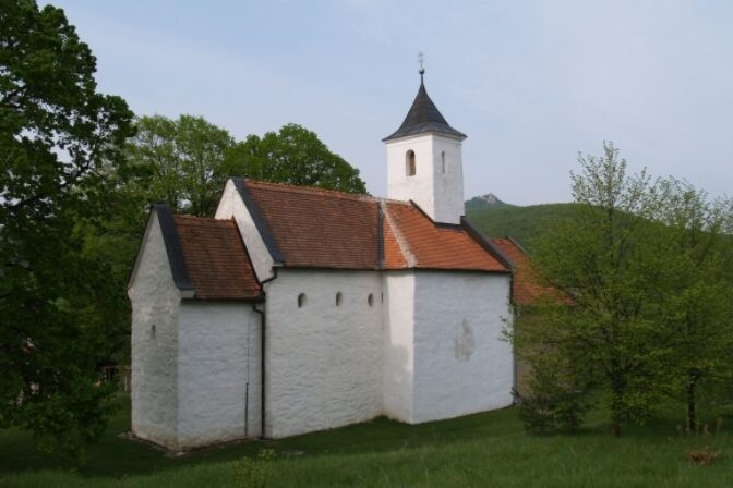 Kostol sv. Juraja v Kostoľanoch pod Tríbečom
