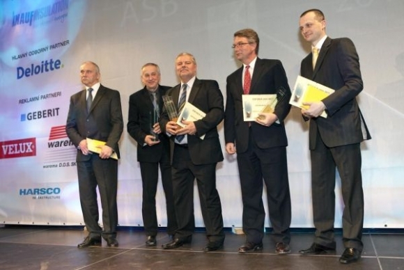 Ocenenie ASB GALA 2011 získali (zľava): Ladislav V