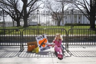 Protivojnový protest v USA