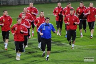 Reprezentační futbalisti trénujú v Senci