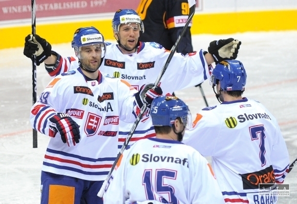 Slováci zdolali Nemecko 4:1, postupujú do finále