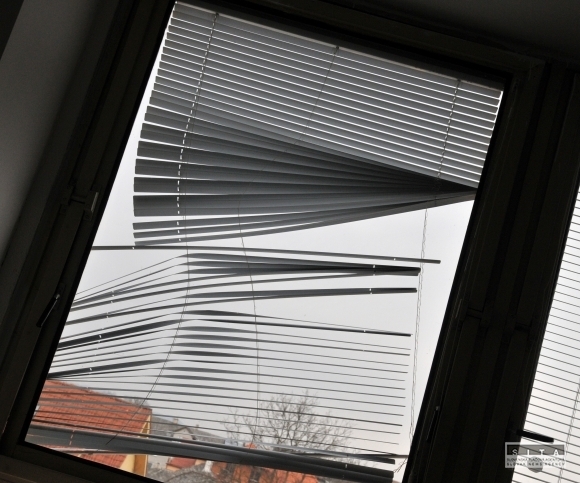 Zničený školský majetok