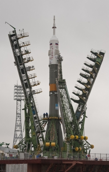 Expedition 27 Sojuz rollout