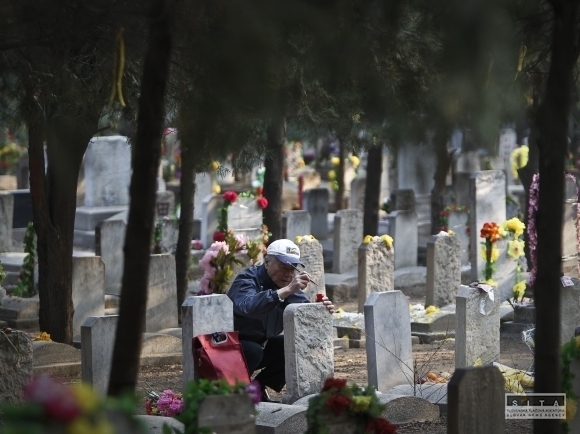 Číňania slávia Deň zametania hrobov