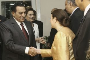 Husní Mubarak, Suzanne Mubarak