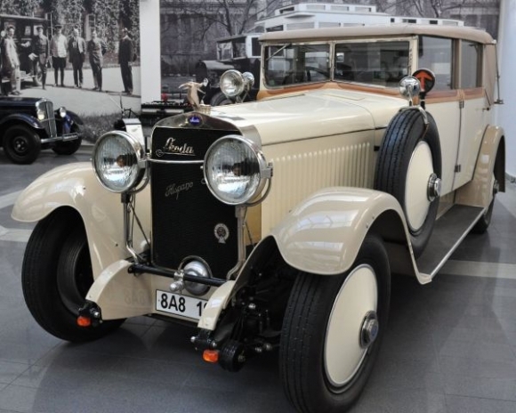 Luxusná limuzína ŠKODA Hispano Suiza