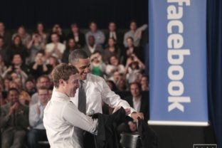 Obama a Zuckerberg o národnom dlhu USA