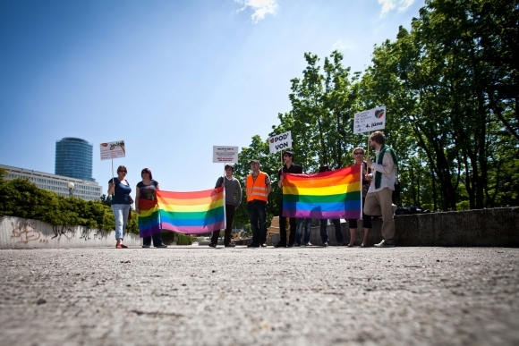 Protestné zhromaždenie gayov a lesbičiek