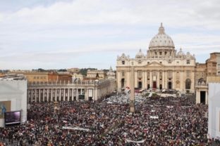 Veriaci vo Vatikáne pred blahorečením pápeža Jána