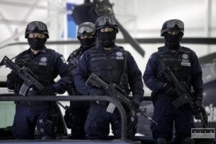 Mexiko, vojna drogových gangov