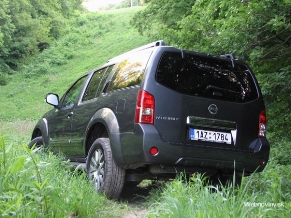 Nissan Pathfinder 3.0 V6