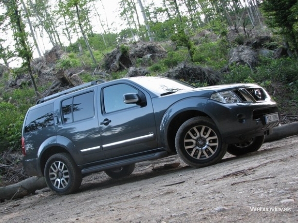 Nissan Pathfinder 3.0 V6