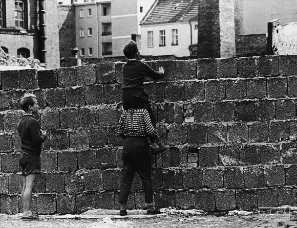 Pred 50. rokmi postavili Berlínsky múr