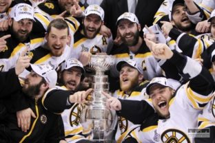 Zdeno Chára vyhral s Bostonom Bruins Stanleyho poh