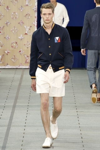 Modely na jar/leto 2012 značky Louis Vuitton