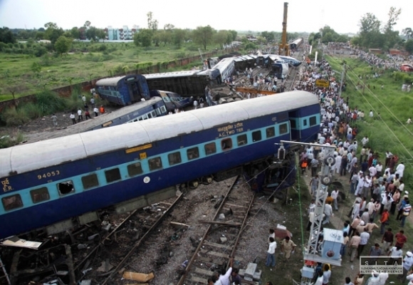 Na severe Indie sa vykoľajil vlak