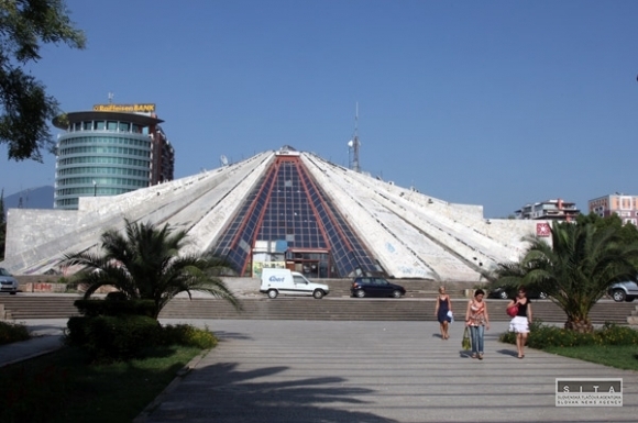Pyramída