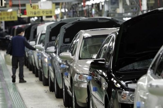 Priemysel, robot, automobilka