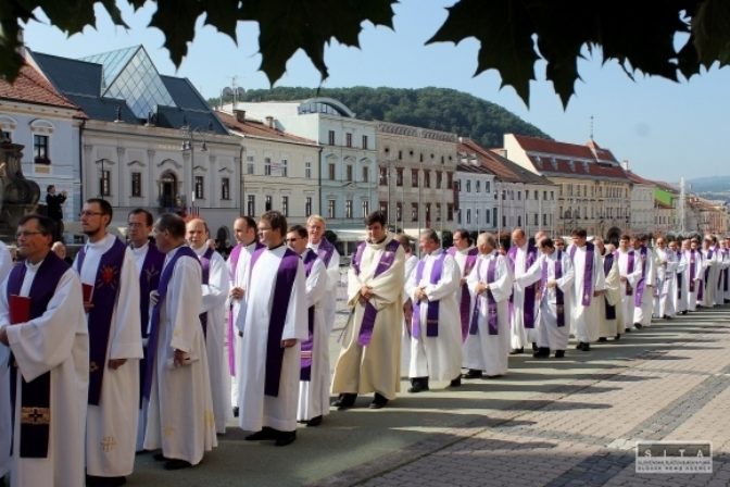 Slovensko sa rozlúčilo s biskupom Balážom