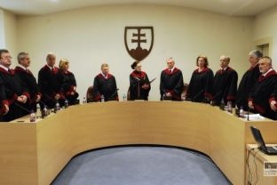 Ústavný súd potrestal Harabina