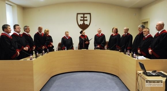 Ústavný súd potrestal Harabina