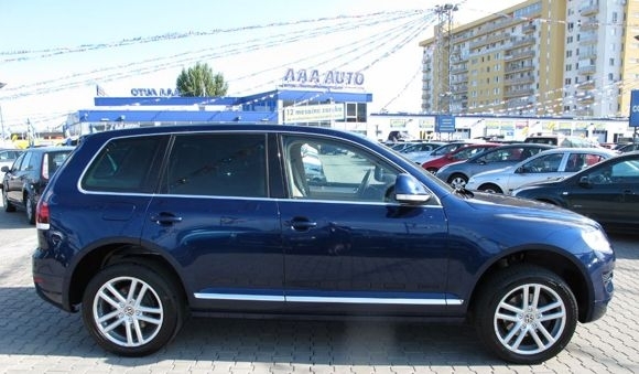 AAA Auto SUV