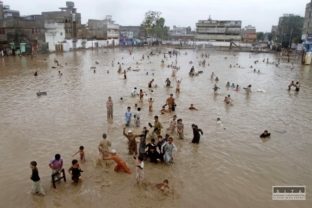 Záplavy aj v Pakistane