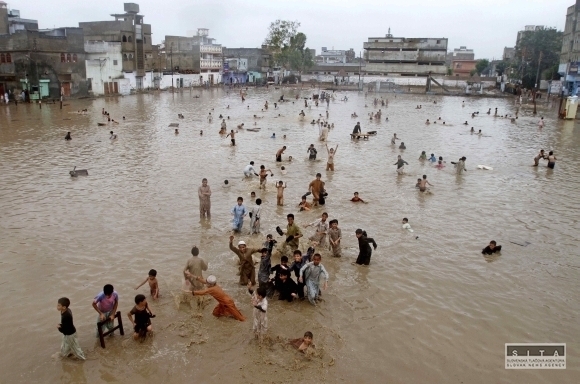 Záplavy aj v Pakistane