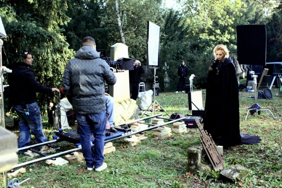 Mária Čírová nakrúcala klip na cintoríne