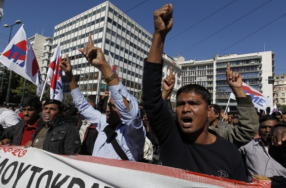Protesty v Grécku sa zvrhli do veľkej bitky