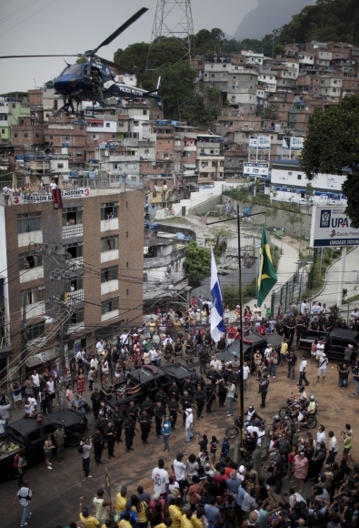 Armáda čistí slumy v Riu