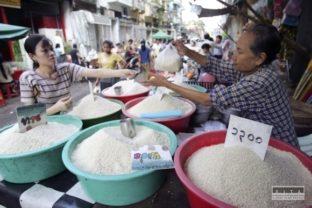 Mjanmarsko sa pokúša stlmiť rast cien ryže