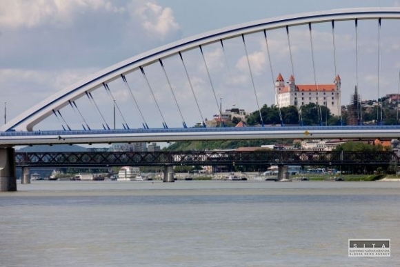 Bratislava most hrad
