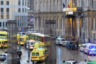 V Belgicku zaútočili granátmi a samopalmi