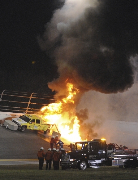 Bizarné preteky Daytona 500 vyhral Kenseth