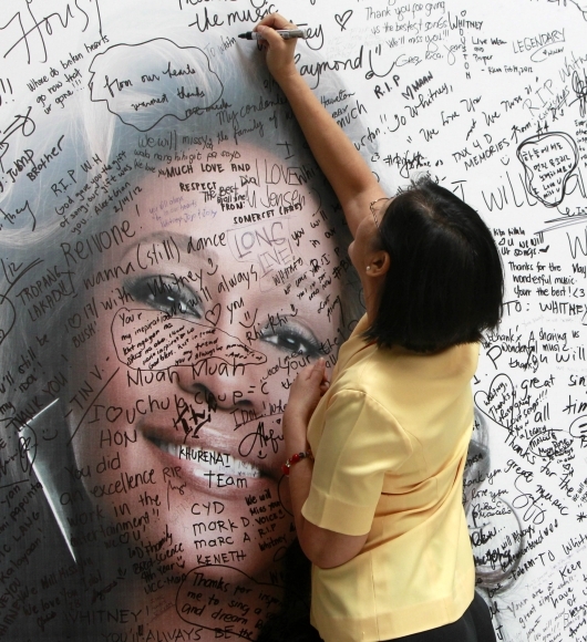 Filipínci spomínajú na Whitney Houston