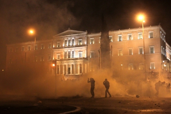 Grécke protesty proti škrtom