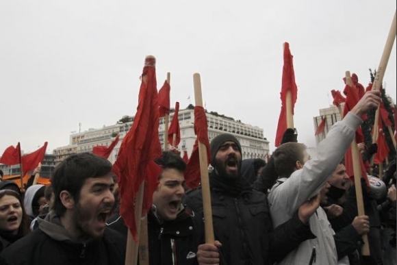 Protesty proti gréckym škrtom