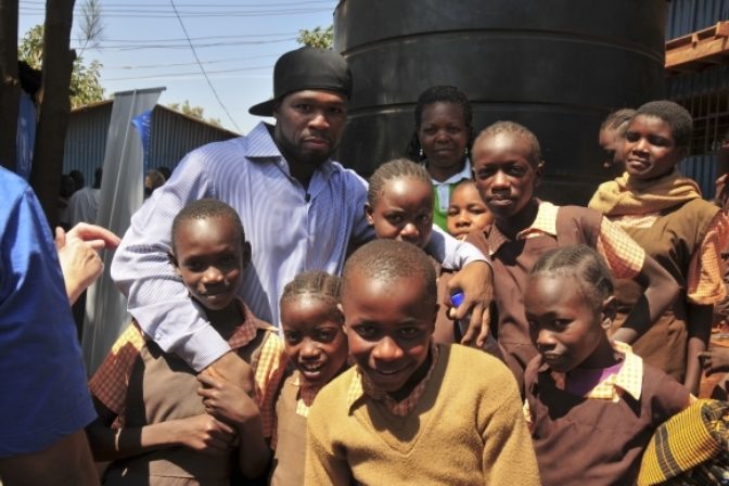 Rapper 50 Cent navštívil Somálsko, aby videl hlado