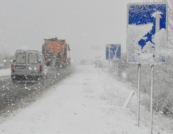 Snehová kalamita na Slovensku trvá