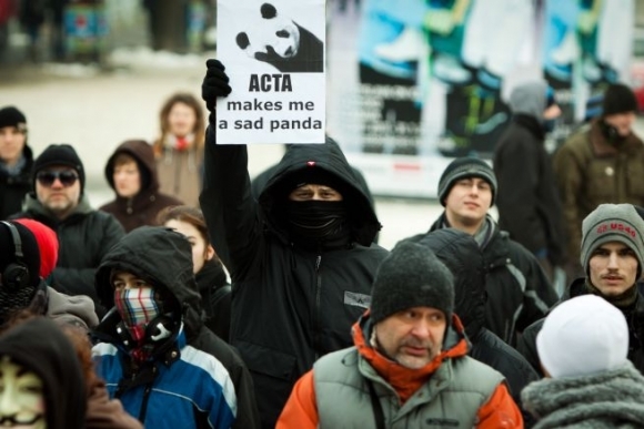 Svet protestuje proti ACTA