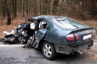 Auto a nehoda