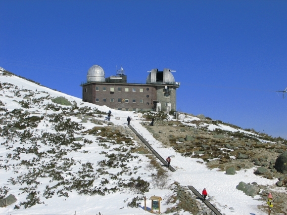 Kozmické žiarenie sledujú na Lomnickom štíte 30 ro